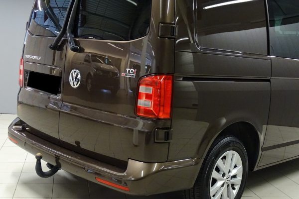 Pins Auto Occasion - 20000,00€ - VW Transporter 2.0 TDI 150 ch 4-Motion Exclusive avec transmission automatique, feux à LED, régulateur de vitesse adaptatif, volant multifonction, bluetooth, aux, dab, navigation, capteurs de stationnement avant et arrière, ordinateur de bord, Webasto chauffage de stationnement avec minuterie et télécommande, attelage de remorque, porte coulissante des deux côtés, paroi de chargement confort, roues été et hiver.  