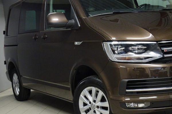 Pins Auto Occasion - 20000,00€ - VW Transporter 2.0 TDI 150 ch 4-Motion Exclusive avec transmission automatique, feux à LED, régulateur de vitesse adaptatif, volant multifonction, bluetooth, aux, dab, navigation, capteurs de stationnement avant et arrière, ordinateur de bord, Webasto chauffage de stationnement avec minuterie et télécommande, attelage de remorque, porte coulissante des deux côtés, paroi de chargement confort, roues été et hiver.  