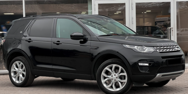 Pins Auto Occasion - 19000,00€ - Land Rover Discovery Sport , full options. En très bonne état avec encore 1 an de garantie chez land Rover. Année : 2016 Carrosserie : SUV ou Tout-terrain Carburant : Diesel Kilométrage : 121.393 km Transmission : Automatique Étiquette énergie : Euro 6